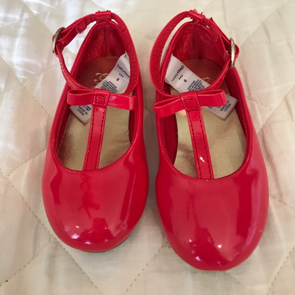 Baby gap red patent leather shoes
